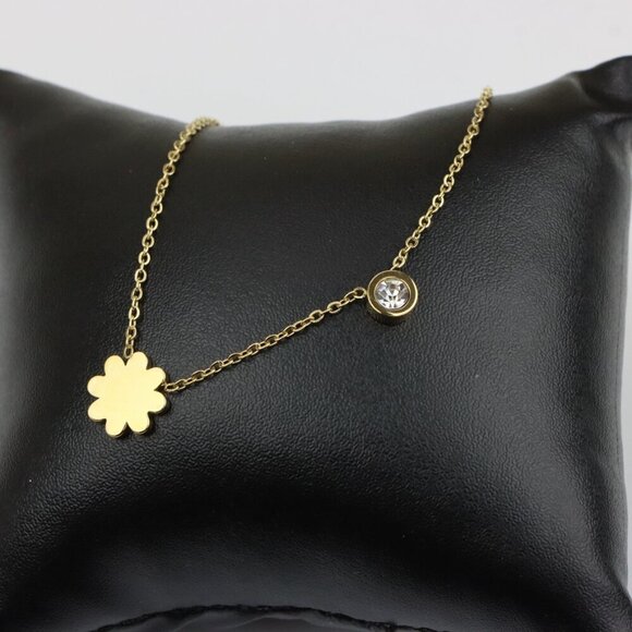 Elegant Yellow Gold Flower Charm Necklace, XPNL0360 - Picture 8 of 12